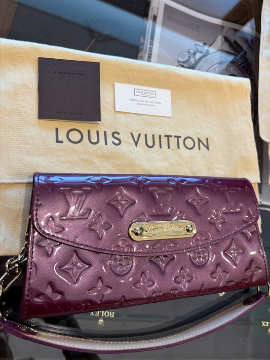 POCHETTE IN VERNICE VIOLA LV