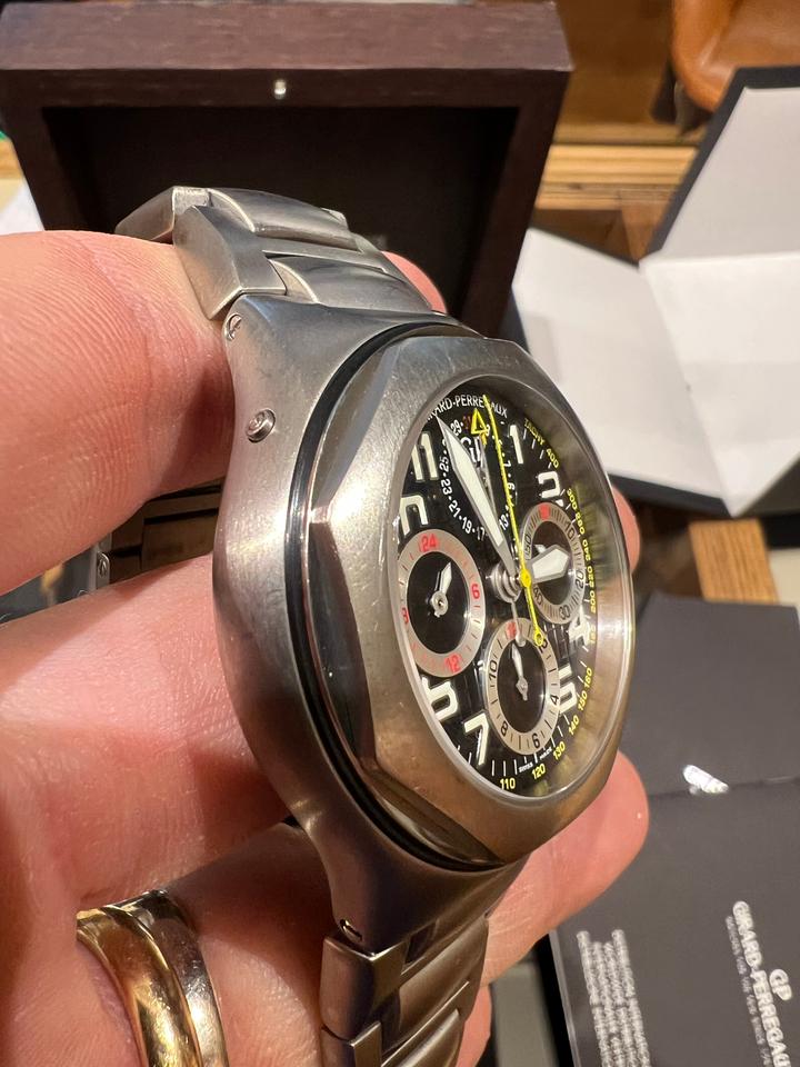 Girard Perregaux Laureato